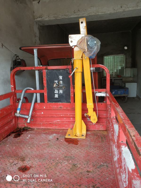 旋臂式吊運機